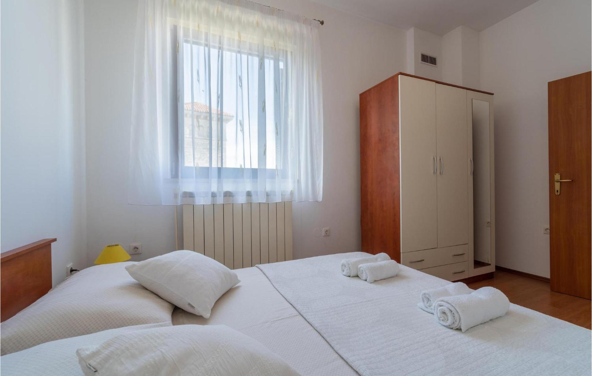 Awesome Apartment In Pula With Wifi Luaran gambar