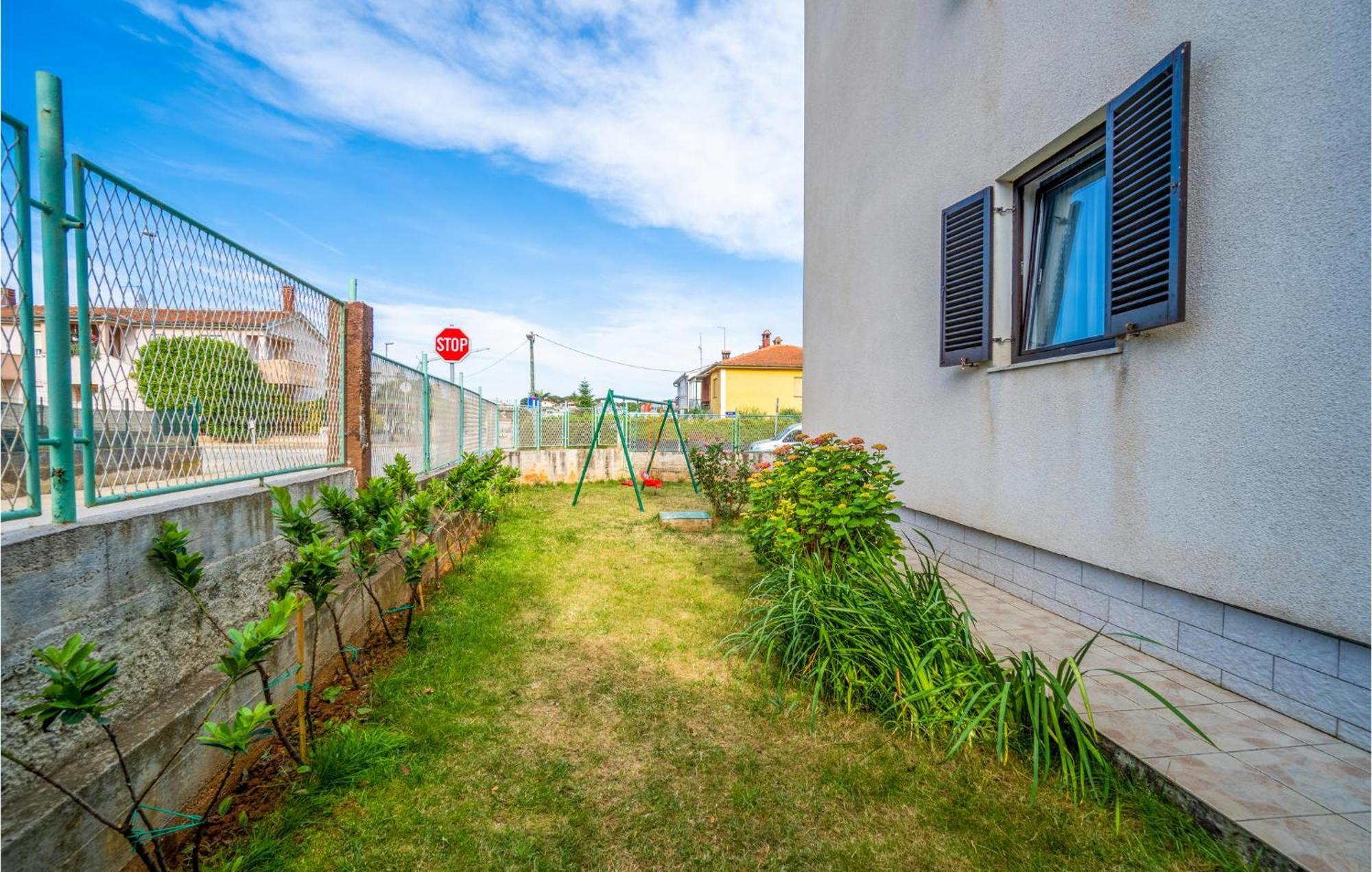 Awesome Apartment In Pula With Wifi Luaran gambar
